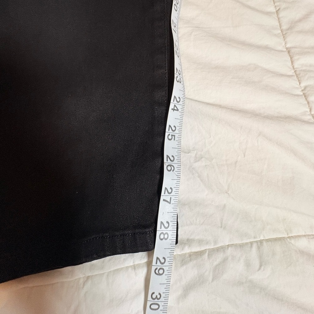 Good American Women’s Black Highrise Jeans Size 26, 28.5”Inseam - Picture 6 of 13